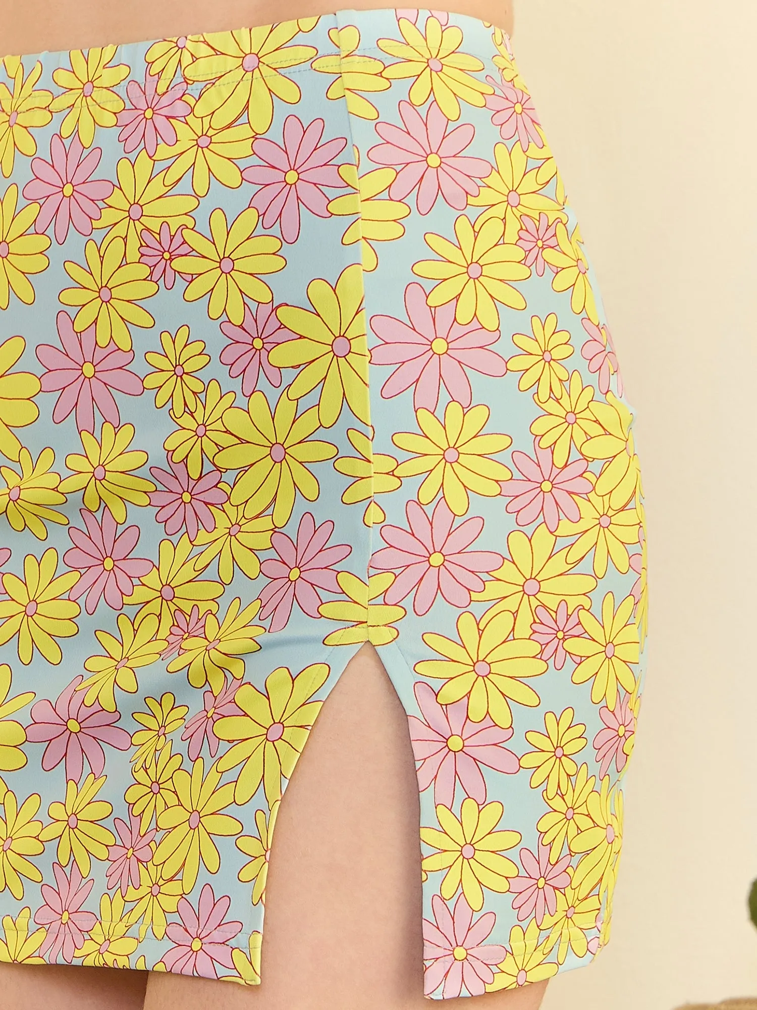 Berrylush Women Blue, Yellow, & Pink Floral Printed High-Rise Waist Side-Slit Straight Hem Knitted Mini Skirt