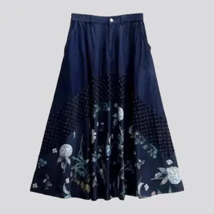 Flowery dark-wash denim skirt for ladies