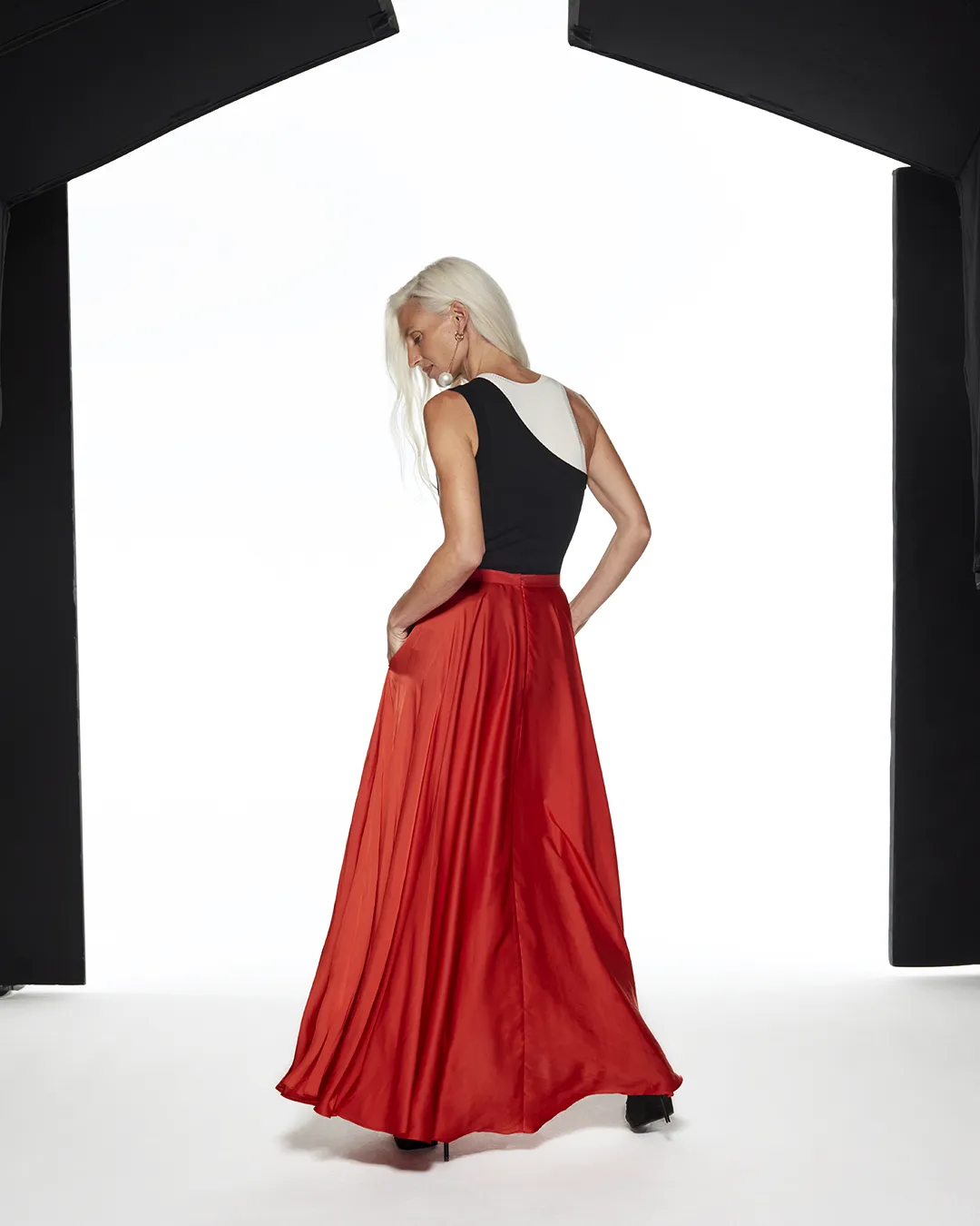 FLOWING MAXI SKIRT - RED