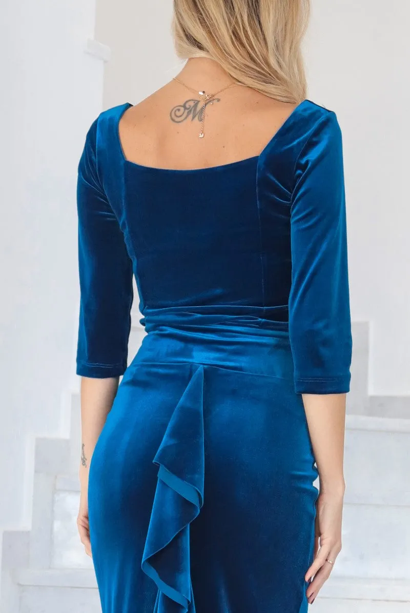 Velvet Sweetheart Neckline Top With Long Sleeves